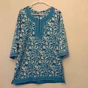 Amanda Blue blue and white tunic. Size S. Length 26”EUC